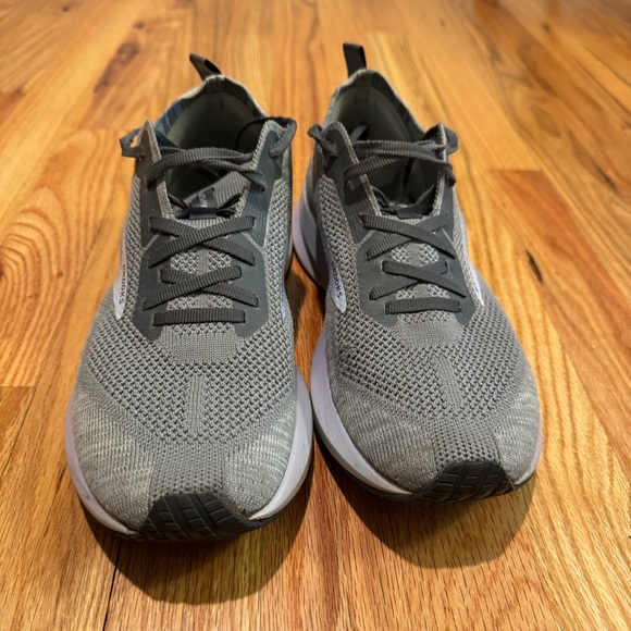 BROOKS Levitate 4 Running Shoes Size 9.5 - Picture 4 of 15